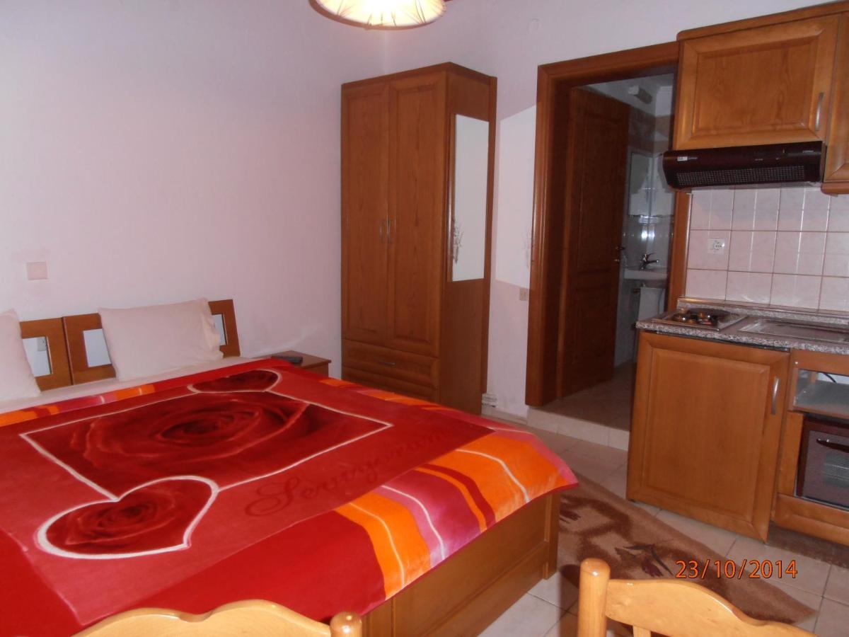 Guesthouse Agnandi Káto Loutrákion Pokój zdjęcie