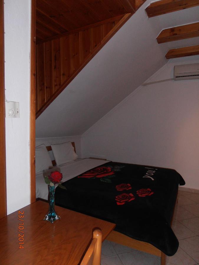Guesthouse Agnandi Káto Loutrákion Zewnętrze zdjęcie